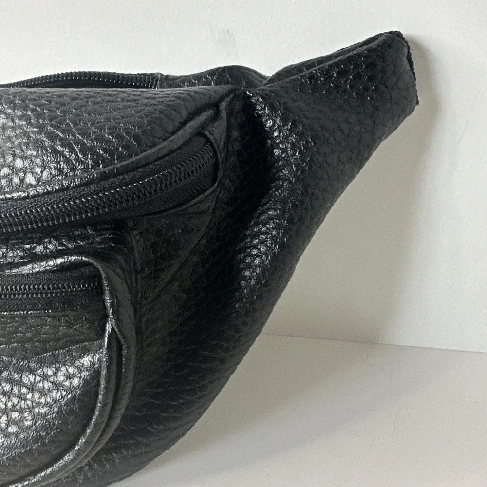 Vintage B'KLYN New York Fanny Pack -  Black Nylon. Very‎ Nice Condition.
